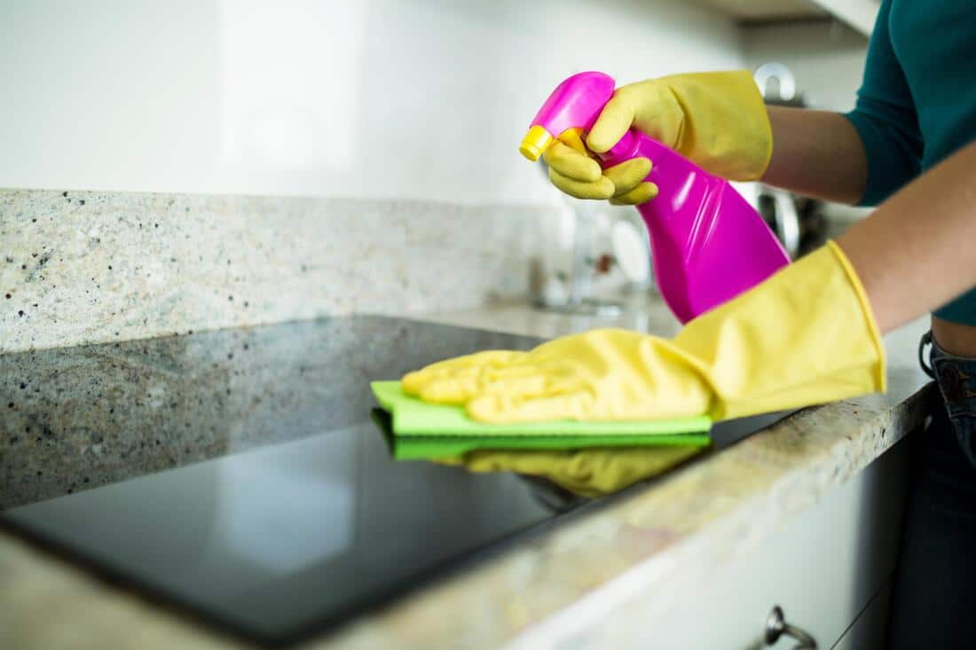 cleaning stove top