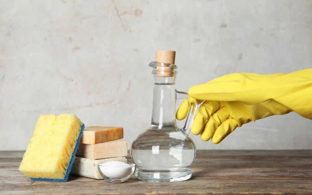 14 Ways to Clean Your House With Vinegar